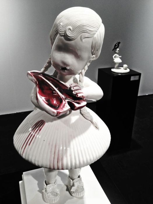 Gore porcelain sculptures by Maria Rubinke
