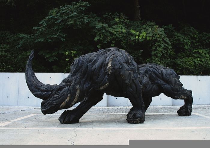 Mutation of contemporary sculptures by Yong Ho Ji