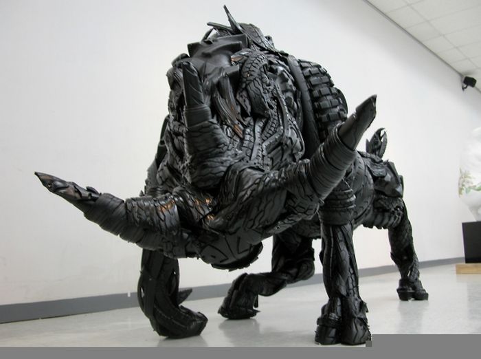 Mutation of contemporary sculptures by Yong Ho Ji