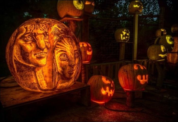 pumpkin carving art