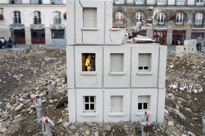 Follow the Leaders, A Corporate City in Ruins by Isaac Cordal, Place du Bouffay, Nantes, France