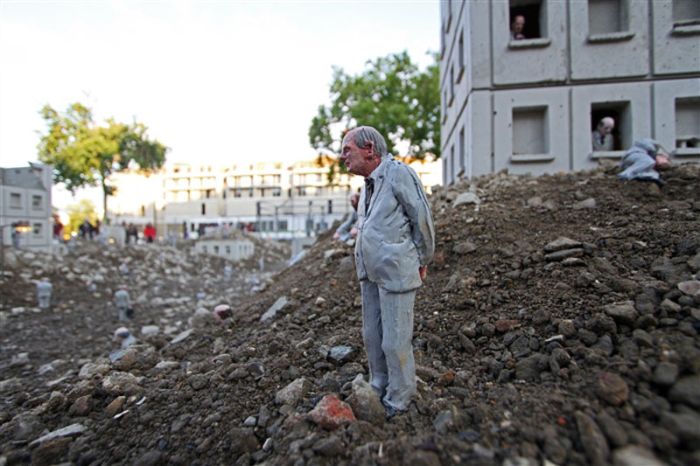 Follow the Leaders, A Corporate City in Ruins by Isaac Cordal, Place du Bouffay, Nantes, France