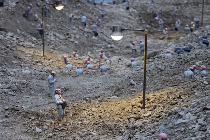 Follow the Leaders, A Corporate City in Ruins by Isaac Cordal, Place du Bouffay, Nantes, France