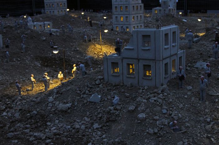 Follow the Leaders, A Corporate City in Ruins by Isaac Cordal, Place du Bouffay, Nantes, France