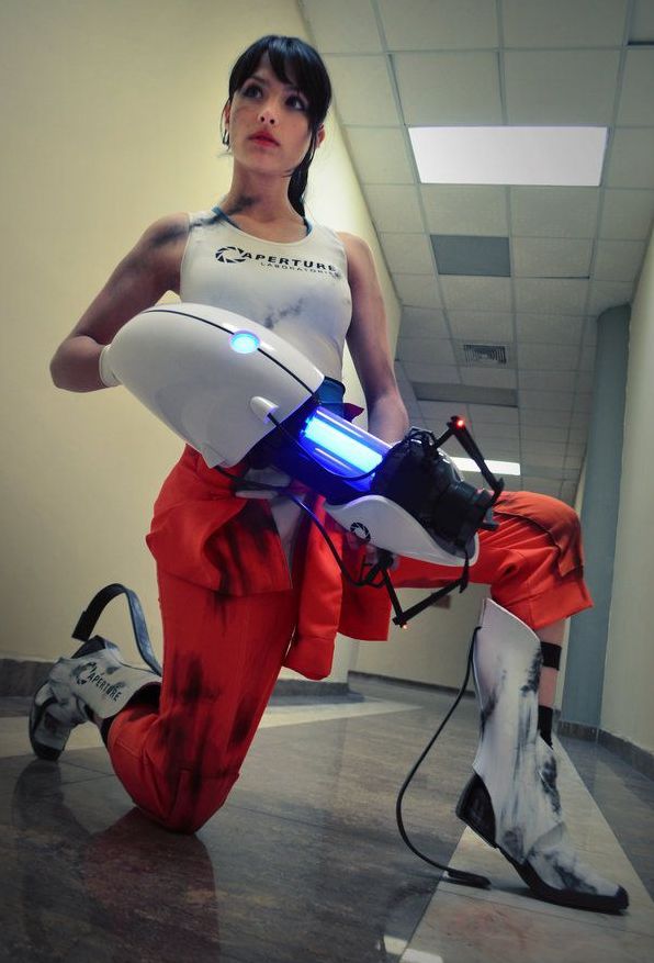 Portal cosplay costume by Angela Bermudez