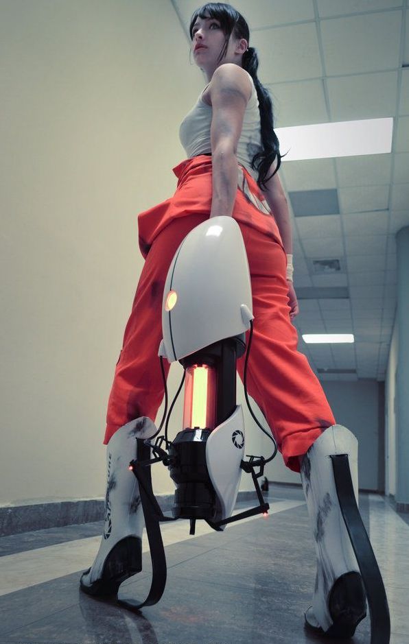 Portal cosplay costume by Angela Bermudez