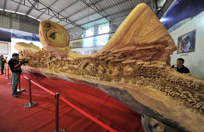 Wood carving art by Zheng Chunhui