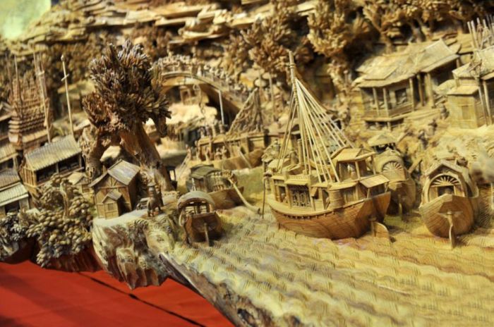 Wood carving art by Zheng Chunhui