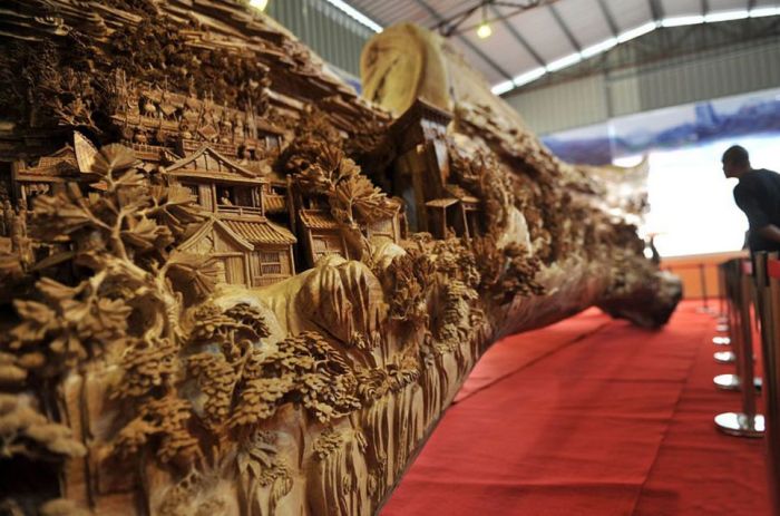 Wood carving art by Zheng Chunhui