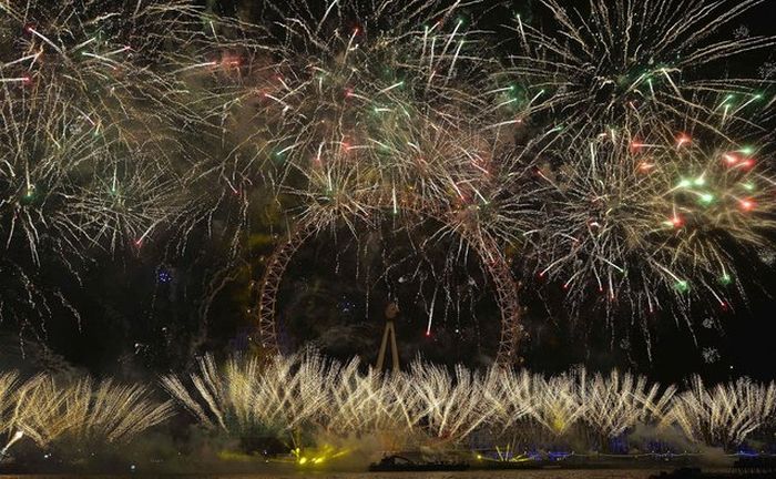 new year 2014 fireworks around the world