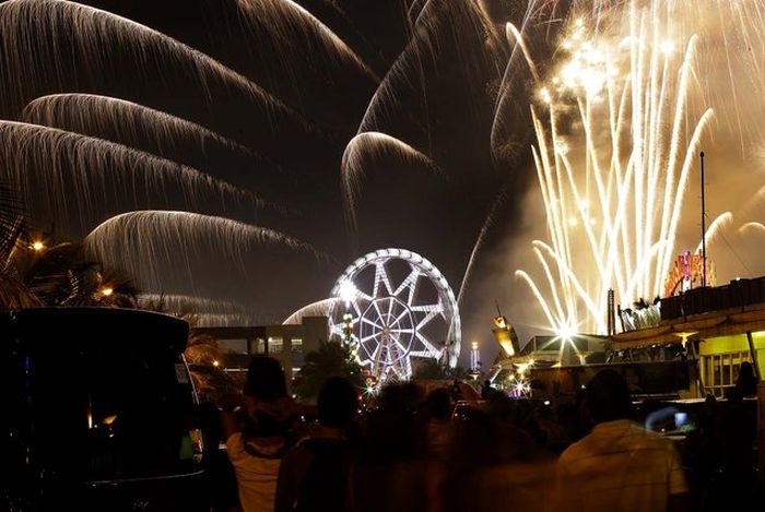 new year 2014 fireworks around the world