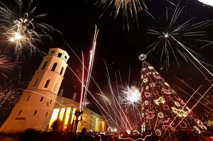 new year 2014 fireworks around the world