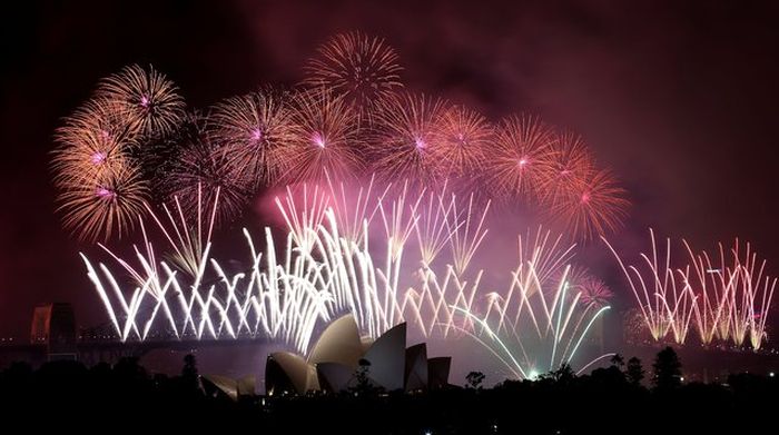 new year 2014 fireworks around the world