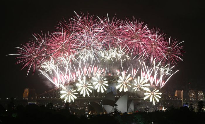 new year 2014 fireworks around the world