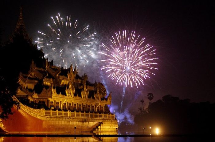 new year 2014 fireworks around the world