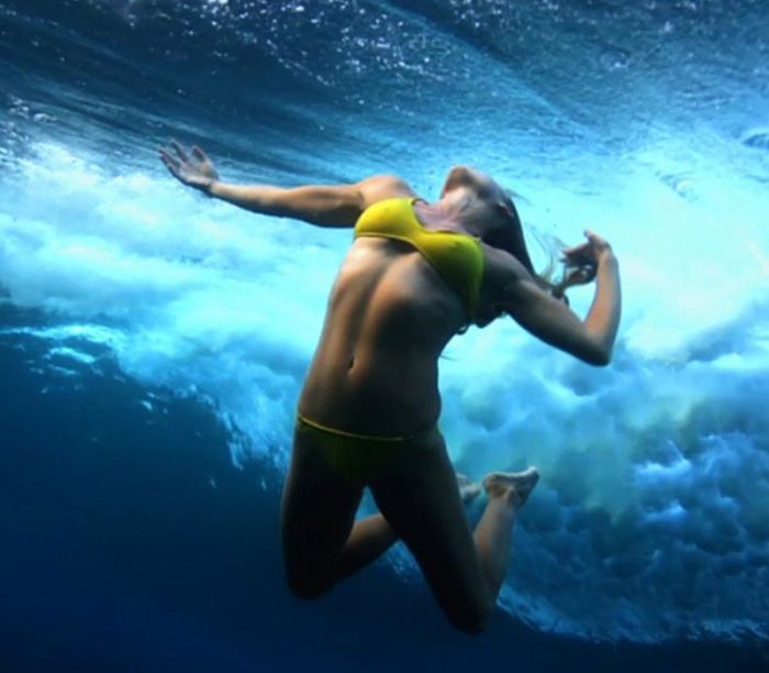 underwater girl portrait