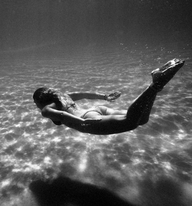 underwater girl portrait