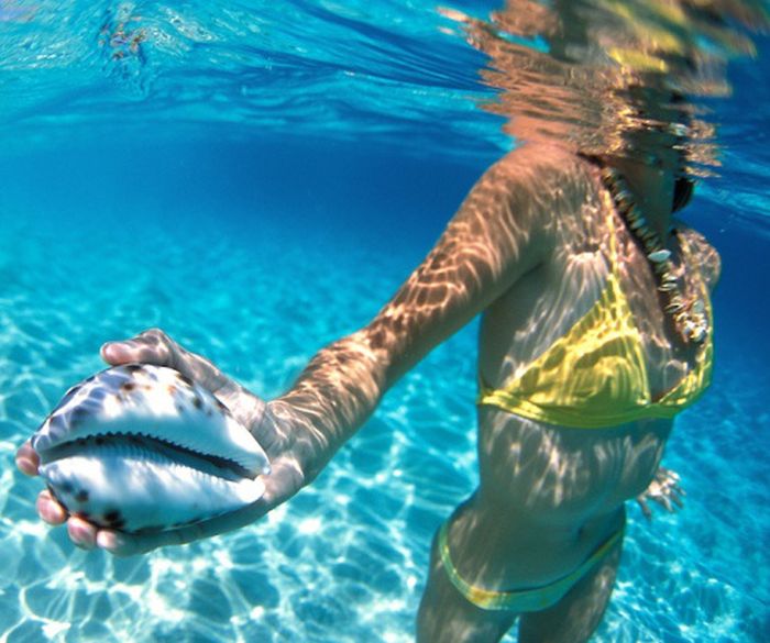 underwater girl portrait