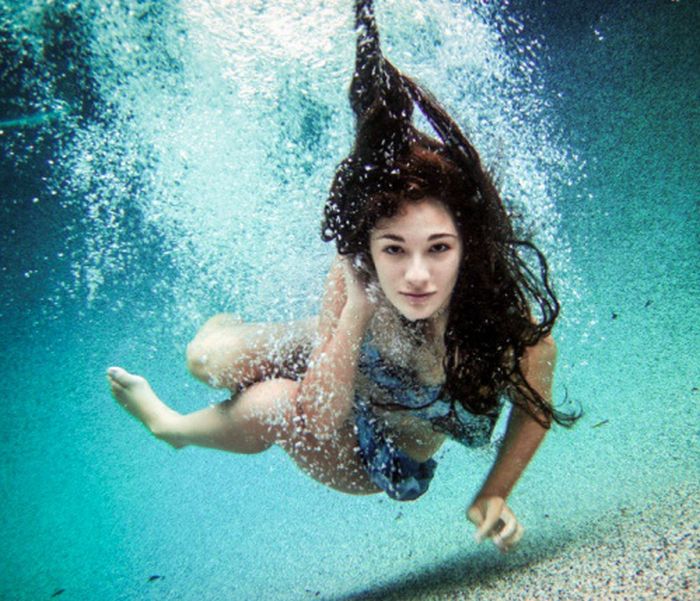 underwater girl portrait