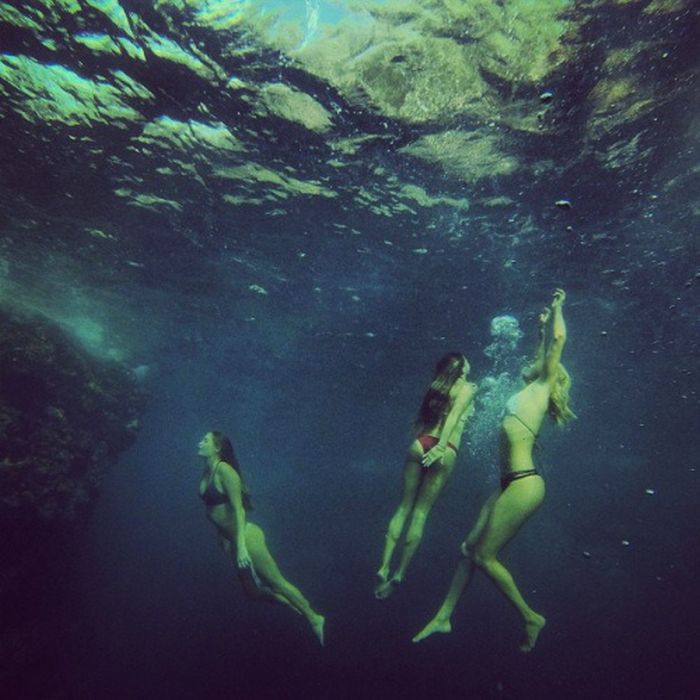 underwater girl portrait