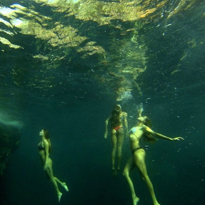 underwater girl portrait