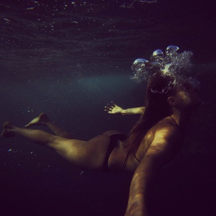 underwater girl portrait