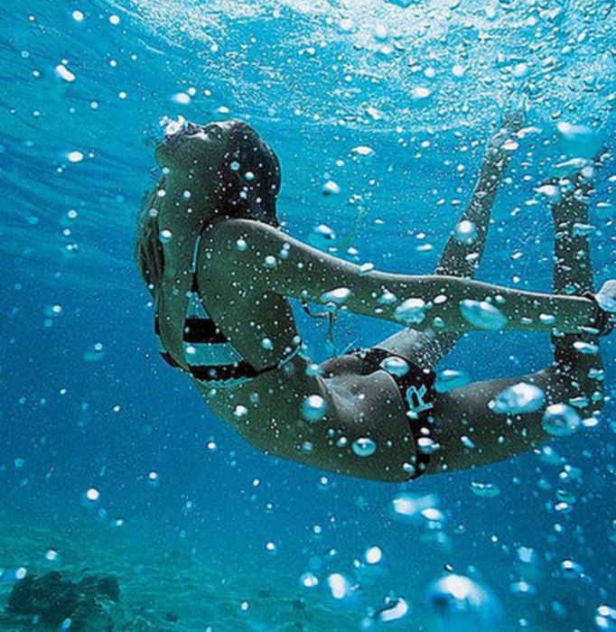 underwater girl portrait