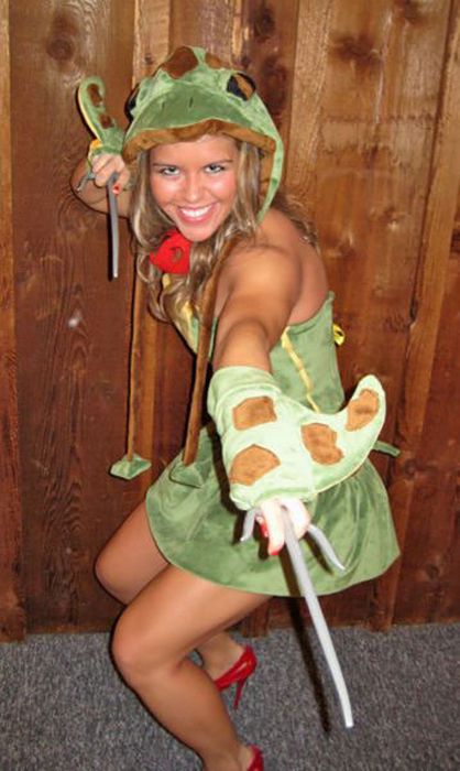 teenage mutant ninja turtles cosplay girl costume presentation