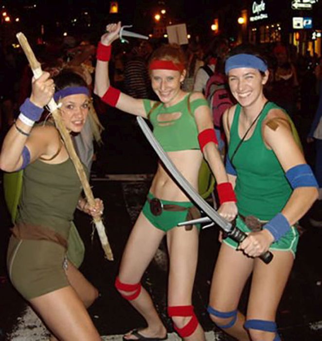 teenage mutant ninja turtles cosplay girl costume presentation