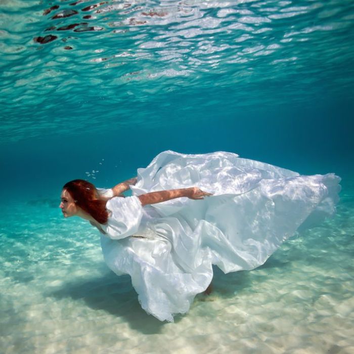 underwater girl portrait