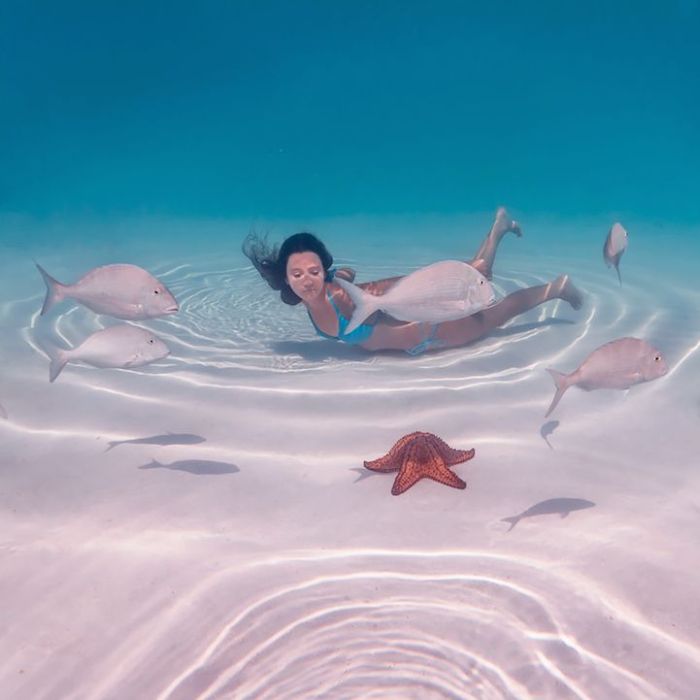 underwater girl portrait