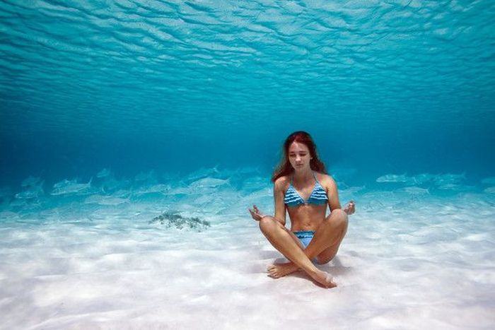 underwater girl portrait