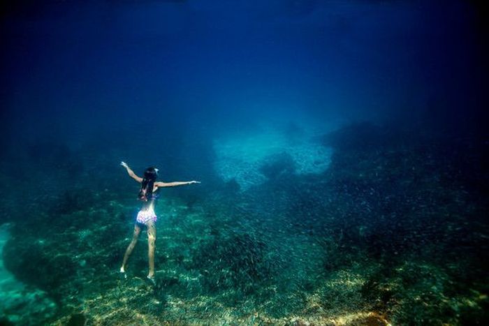 underwater girl portrait