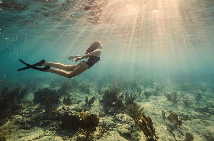 underwater girl portrait