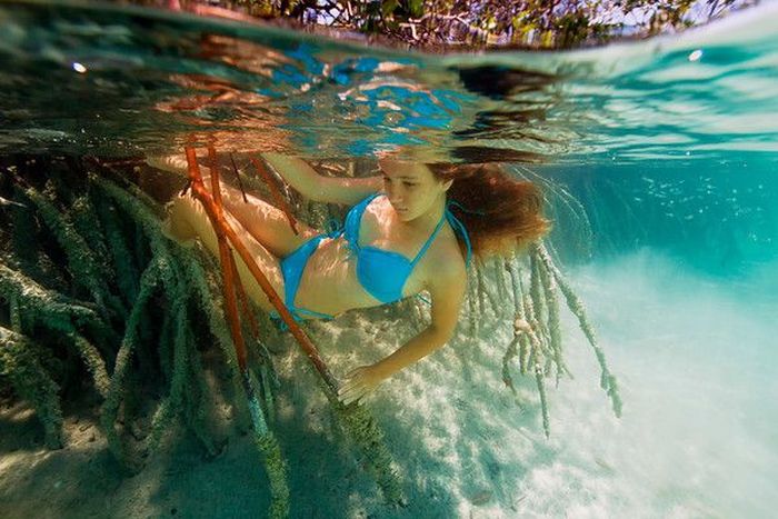 underwater girl portrait