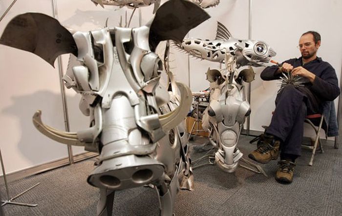 Hubcap sculpture creatures by Ptolemy Elrington