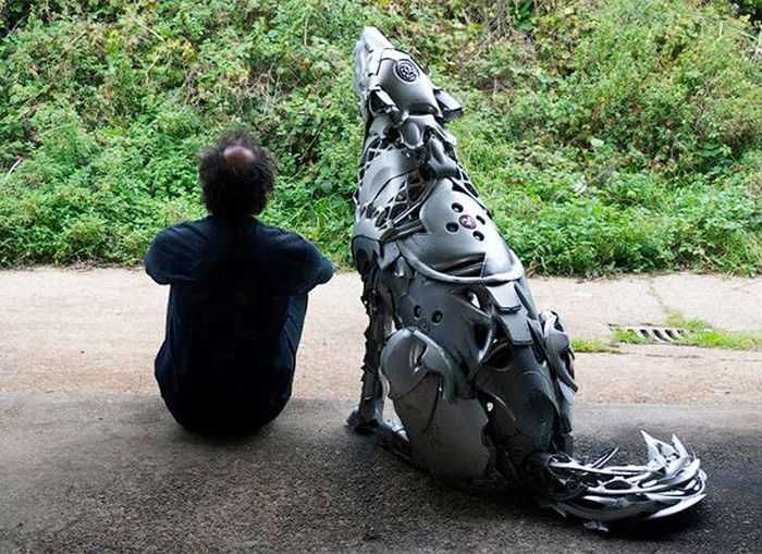 Hubcap sculpture creatures by Ptolemy Elrington