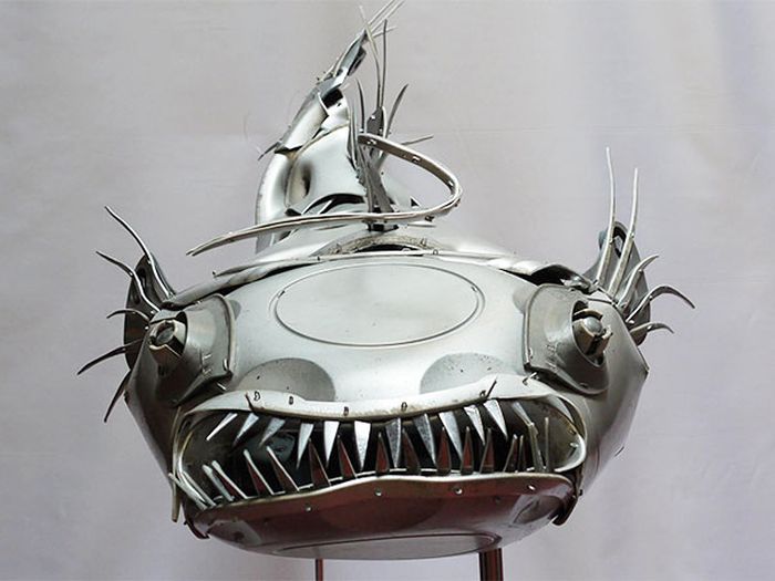 Hubcap sculpture creatures by Ptolemy Elrington