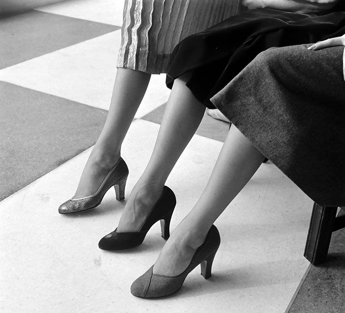 Black and white photography by Nina Leen