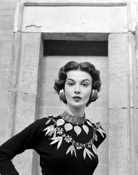 Black and white photography by Nina Leen