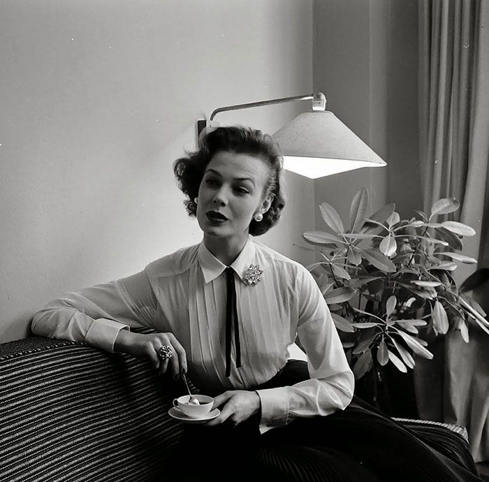 Black and white photography by Nina Leen