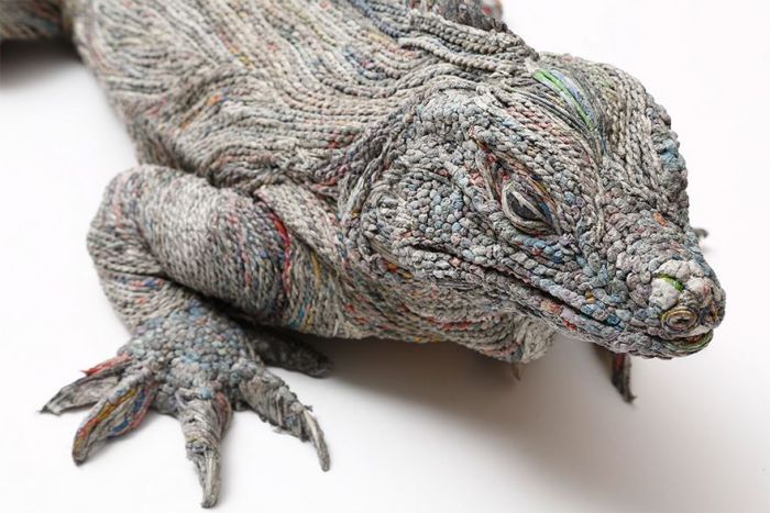 Newspaper sculpture by Chie Hitotsuyama