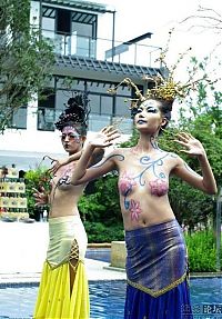 Art & Creativity: Bodyart girls, China