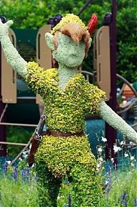 Art & Creativity: green statues