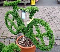 Art & Creativity: green statues