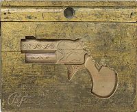 Art & Creativity: school desk table gun art