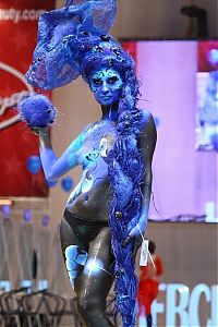 Art & Creativity: body art girl painting