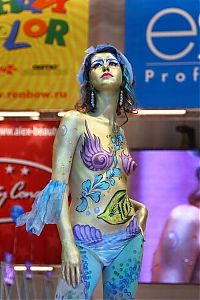 Art & Creativity: body art girl painting