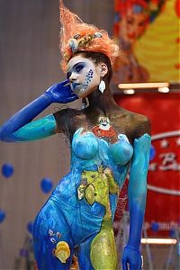 Art & Creativity: body art girl painting