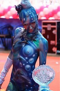 Art & Creativity: body art girl painting